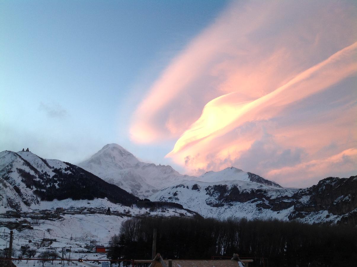 Aia Kazbegi Hotel ภายนอก รูปภาพ